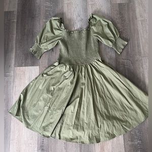 Green puff sleeve dress